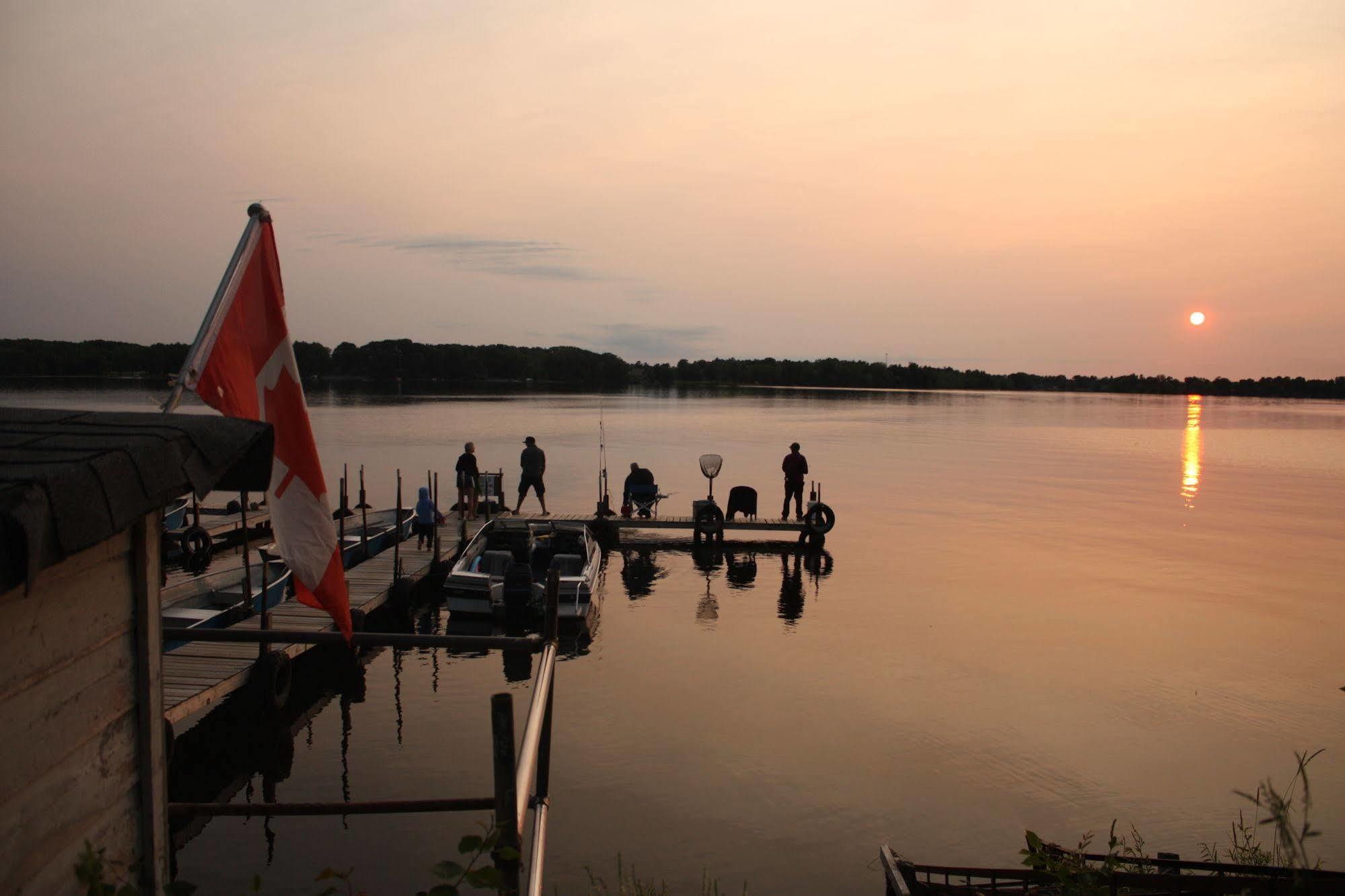 Lagoon City Lake Dalrymple Resort المظهر الخارجي الصورة