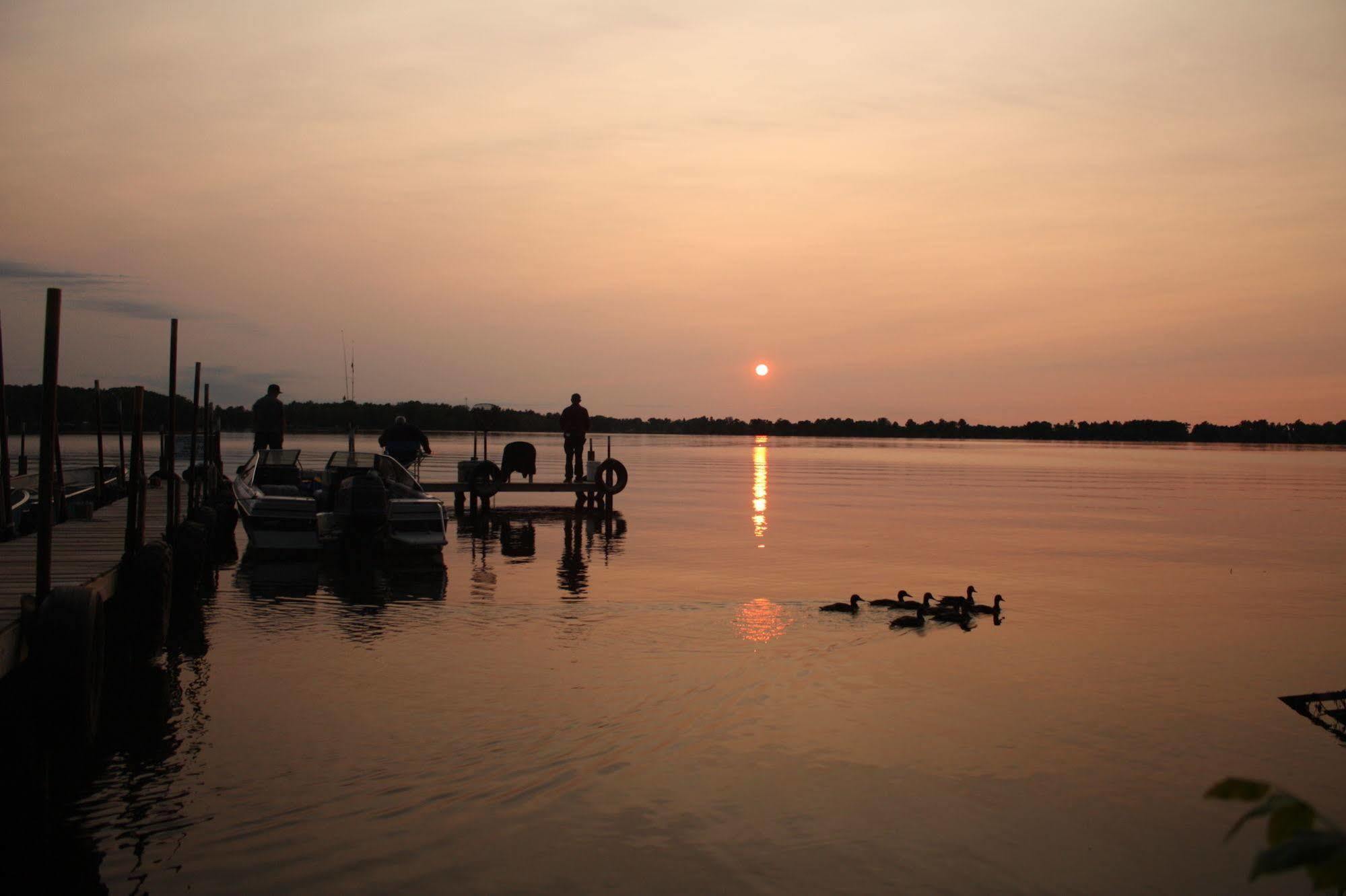 Lagoon City Lake Dalrymple Resort المظهر الخارجي الصورة